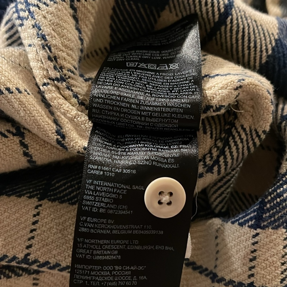 The North Face Men’s Flannel Twill Longsleeve Shirt. Medium Gently Worn - Picture 7 of 8